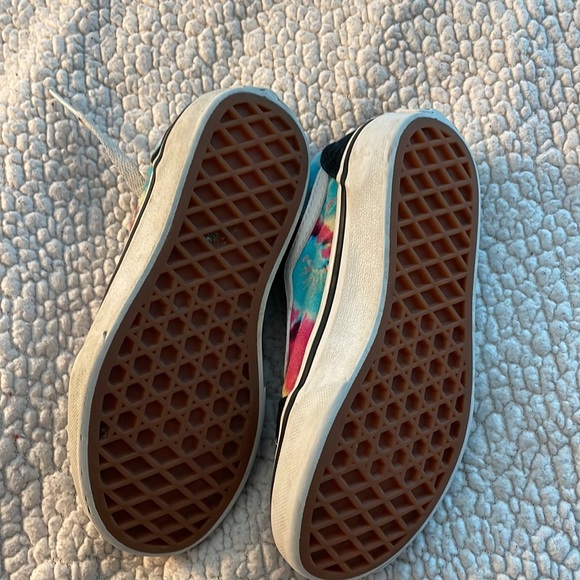 Vans - Picture 2 of 3